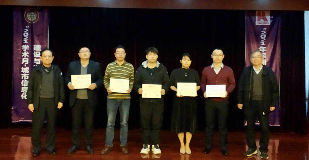 完 我死的那天，是未婚夫婿的大喜之日，城郊的破庙里，我七窍流血